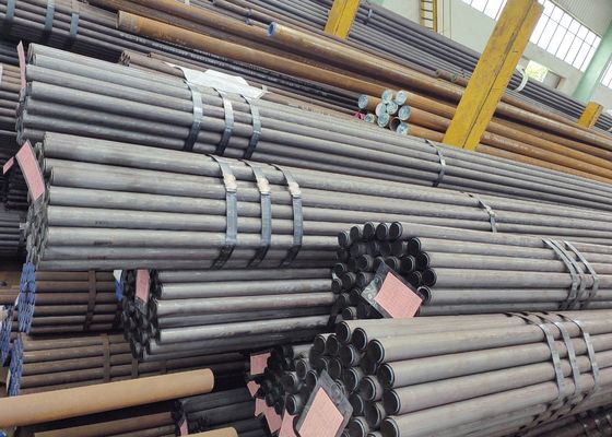 ASME Rury walcowane na gorąco ze stali węglowej Bezszwedzka rurka kotłowa w stacji produkcyjnej