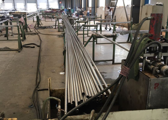 Okrągła bezszwowa rura nierdzewna ASTM A213 TP304 TP304L 6M Min WT 16BWG