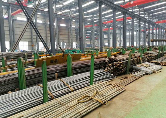 Bezszwowa rura kotła DIN17175 ST35.8 38 X 3,2 X 2000 MM z fazowaną czarną powierzchnią