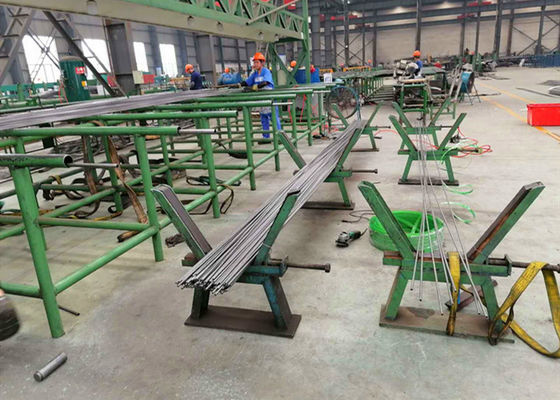 Rura stalowa bez szwu malowana na czarno Astm A335 P11 P22 P5 P9 Ba 4 "Sch120 * 11,6m
