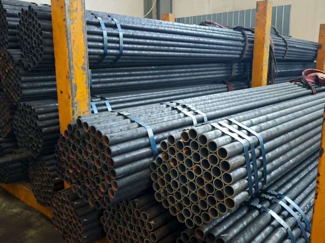 Bezszwowe rury kotłowe ze stali węglowej ASTM A106 DIN17175